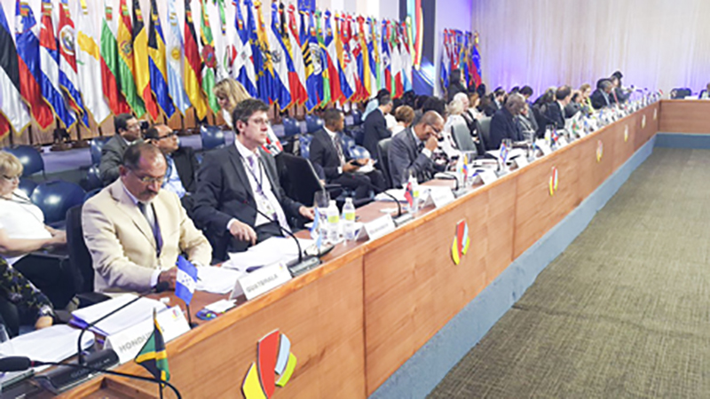Gonsin Escorté The Celac-Sommet ministériel de l'Union européenne