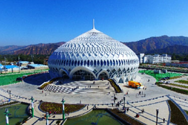 Blossom dans le district de Linxia-Gonsin vous emmène à l'expérience du théâtre de rêve