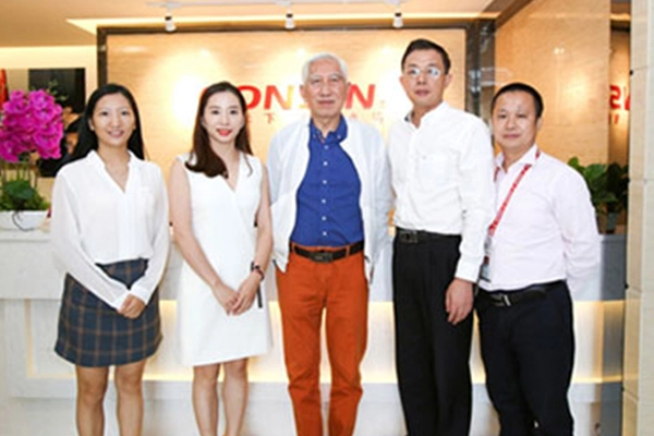 Top Design Company, meilleurs juges, meilleur produit par Gonsin-le père des guides de conception de l'industrie chinoise en personne